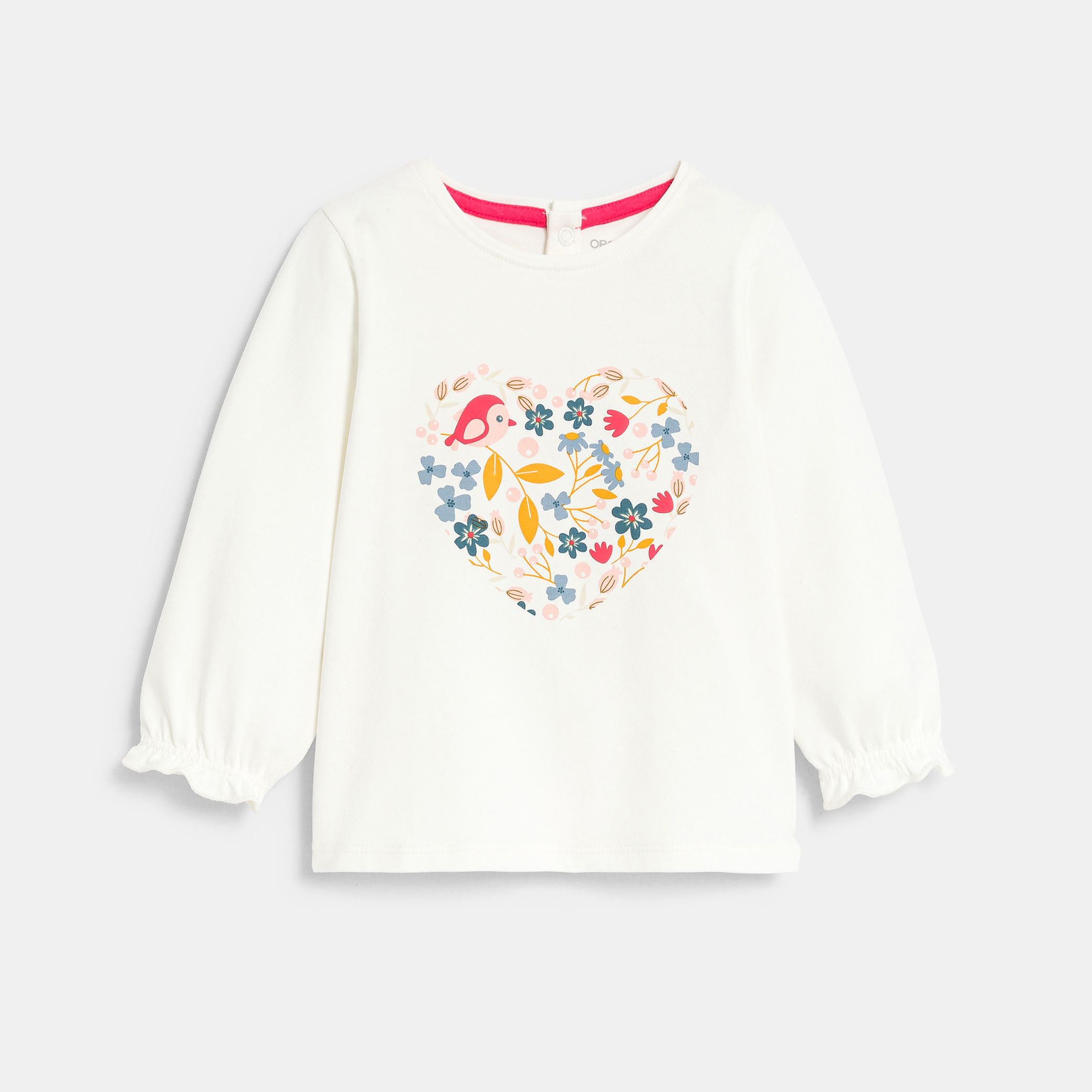 Áo phông trái tim in hoa